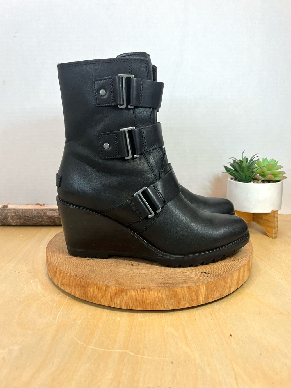 Sorel After Hours Waterproof Leather Wedge Ankle Boots 3 Buckle Straps Size 10